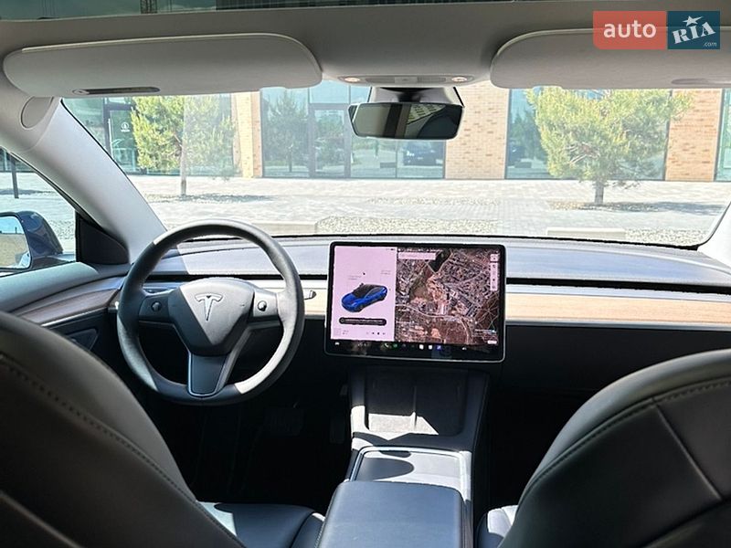Седан Tesla Model 3 2022 в Хмельницком