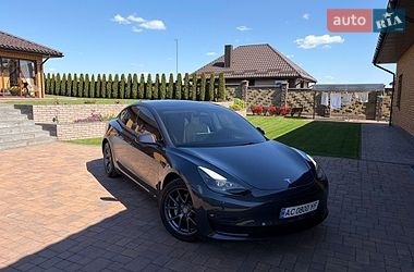 Седан Tesla Model 3 2022 в Луцке