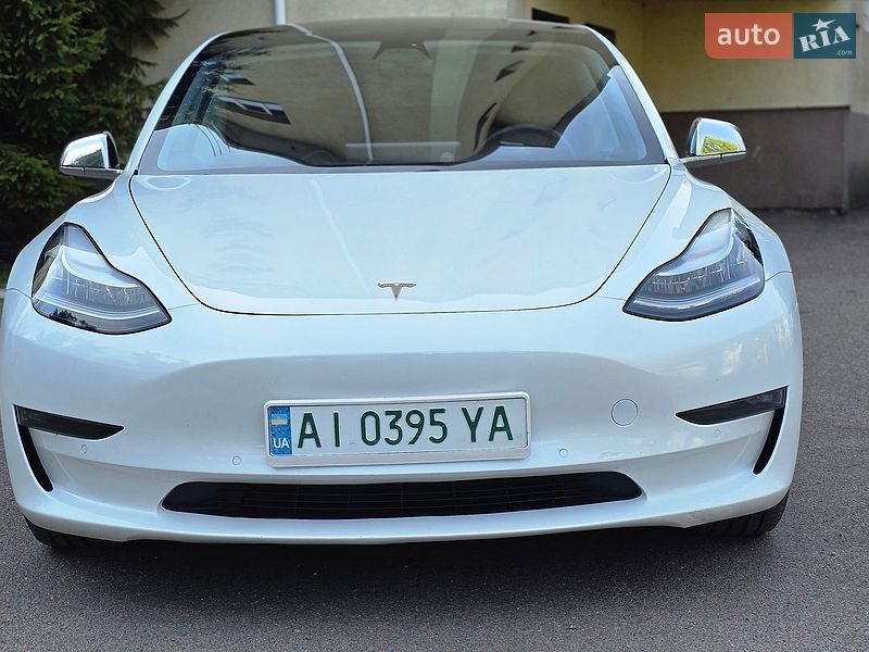 Седан Tesla Model 3 2020 в Черкассах