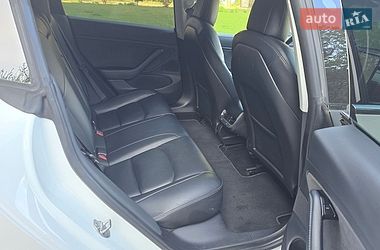 Седан Tesla Model 3 2020 в Черкассах