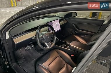 Седан Tesla Model 3 2018 в Тернополе