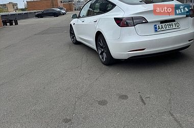 Седан Tesla Model 3 2022 в Киеве
