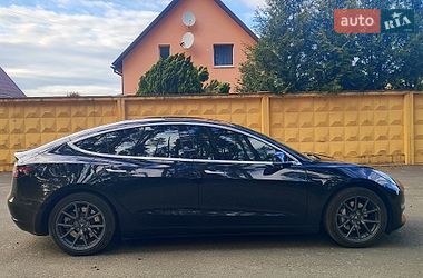 Седан Tesla Model 3 2018 в Киеве
