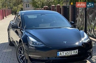 Седан Tesla Model 3 2023 в Калуше