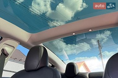 Седан Tesla Model 3 2023 в Калуше