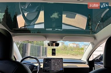Седан Tesla Model 3 2023 в Калуше
