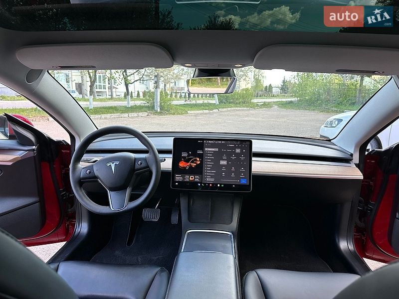 Седан Tesla Model 3 2021 в Золочеве