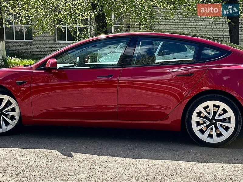 Седан Tesla Model 3 2021 в Золочеве
