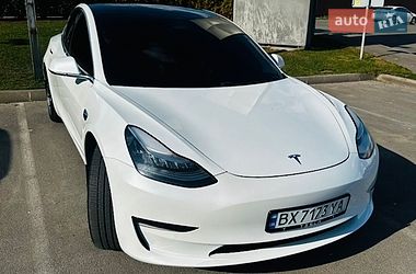 Седан Tesla Model 3 2019 в Киеве