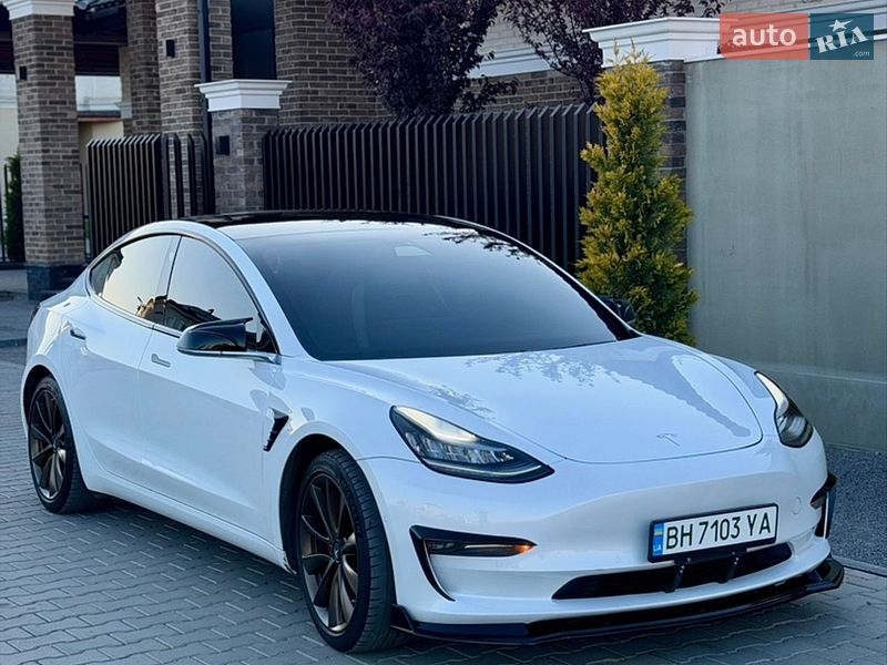 Tesla Model 3 2019