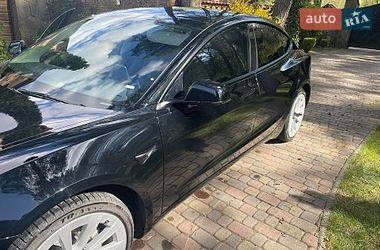 Седан Tesla Model 3 2023 в Львові