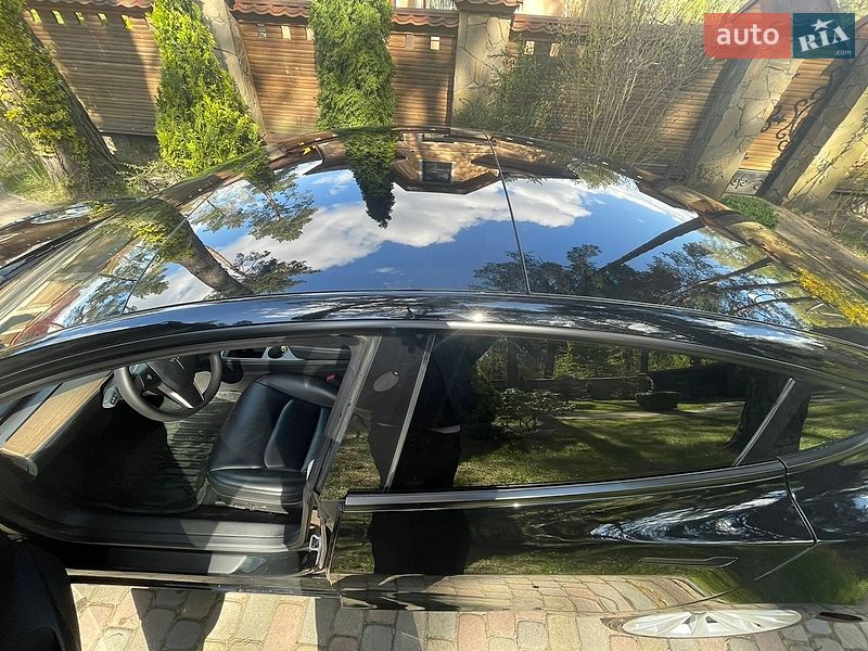 Седан Tesla Model 3 2023 в Львові