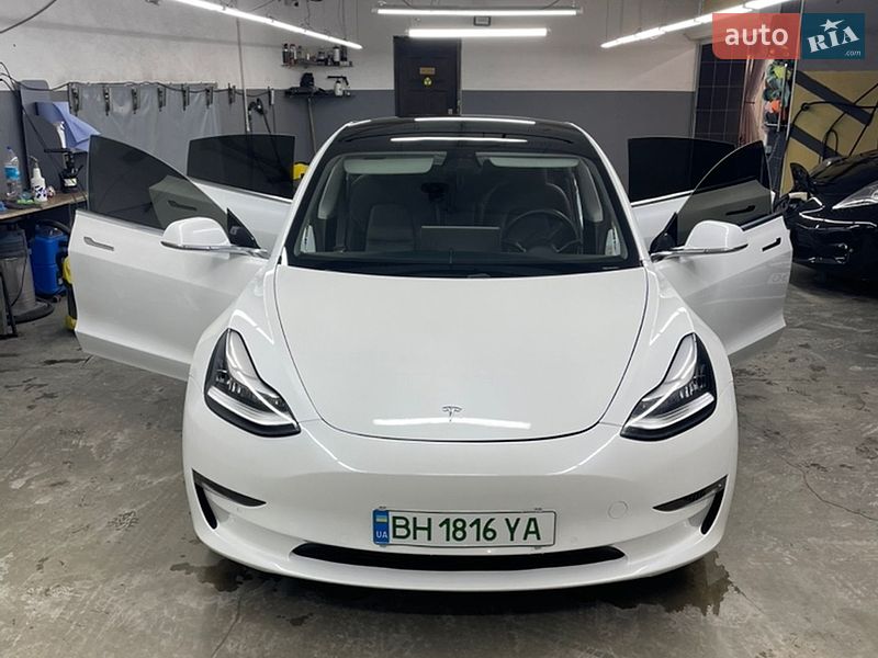 Седан Tesla Model 3 2019 в Одессе
