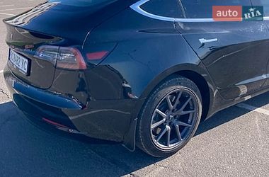 Седан Tesla Model 3 2019 в Львове