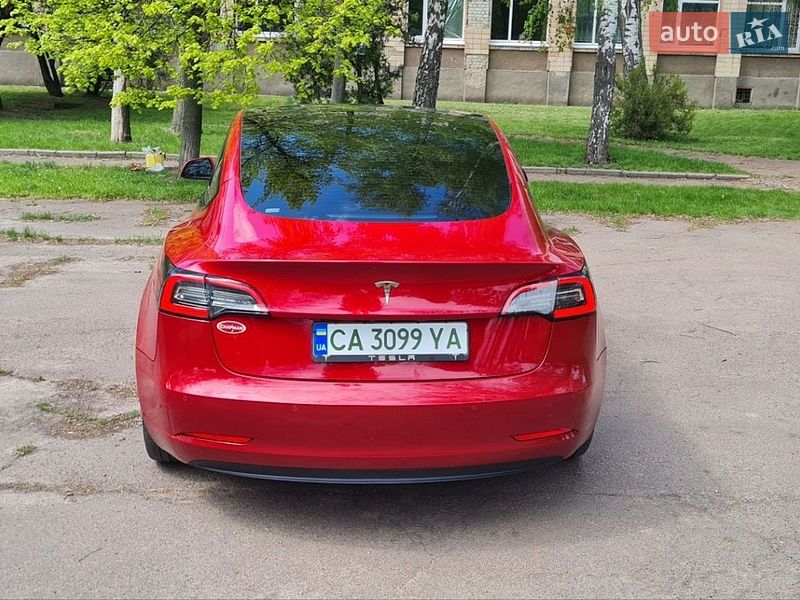 Седан Tesla Model 3 2022 в Черкассах