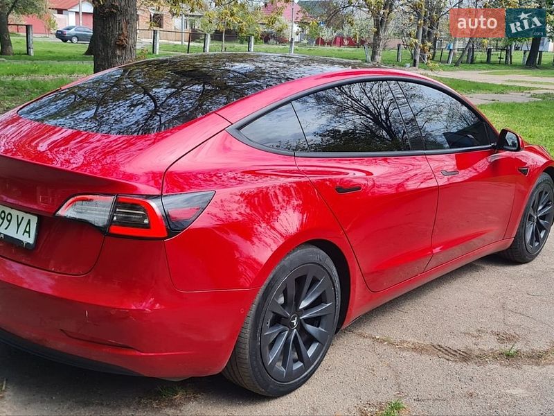 Седан Tesla Model 3 2022 в Черкассах