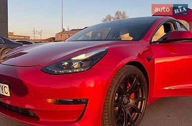 Седан Tesla Model 3 2022 в Киеве