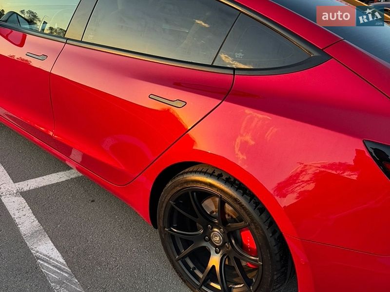 Седан Tesla Model 3 2022 в Киеве