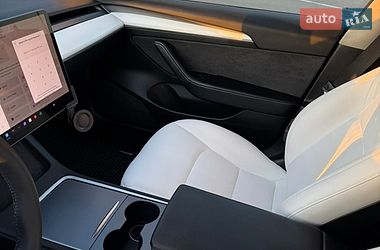 Седан Tesla Model 3 2022 в Киеве