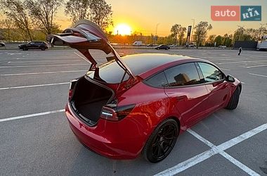 Седан Tesla Model 3 2022 в Киеве
