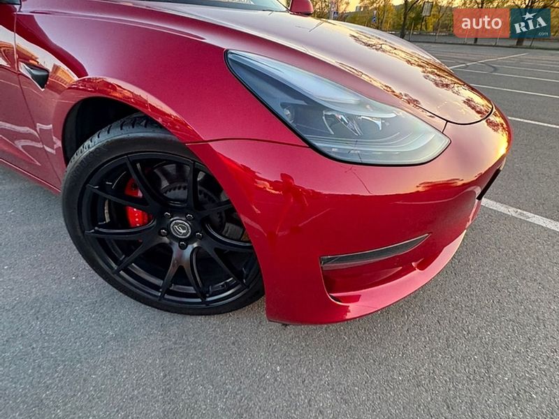 Седан Tesla Model 3 2022 в Киеве