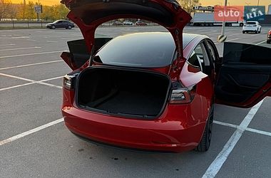 Седан Tesla Model 3 2022 в Киеве