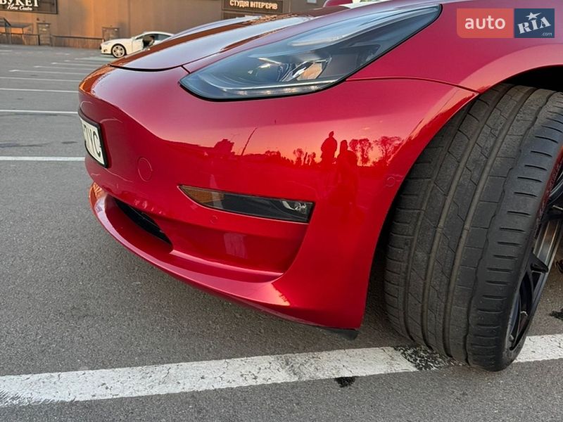 Седан Tesla Model 3 2022 в Киеве