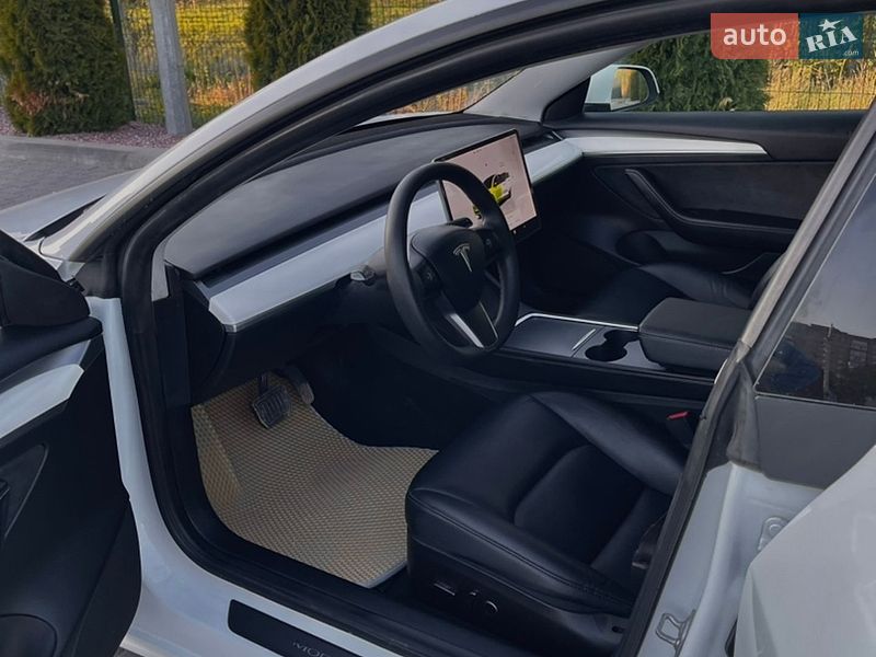 Седан Tesla Model 3 2022 в Хмельницькому