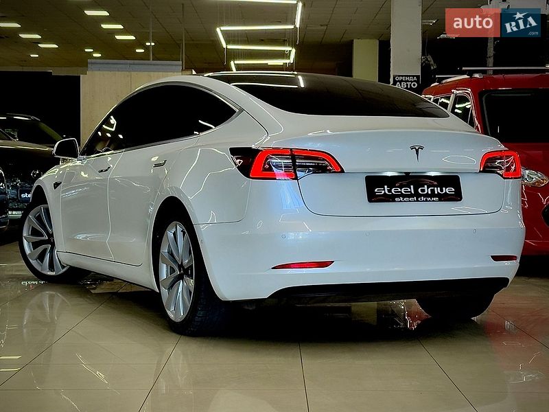 Седан Tesla Model 3 2019 в Николаеве