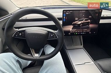 Седан Tesla Model 3 2024 в Ивано-Франковске