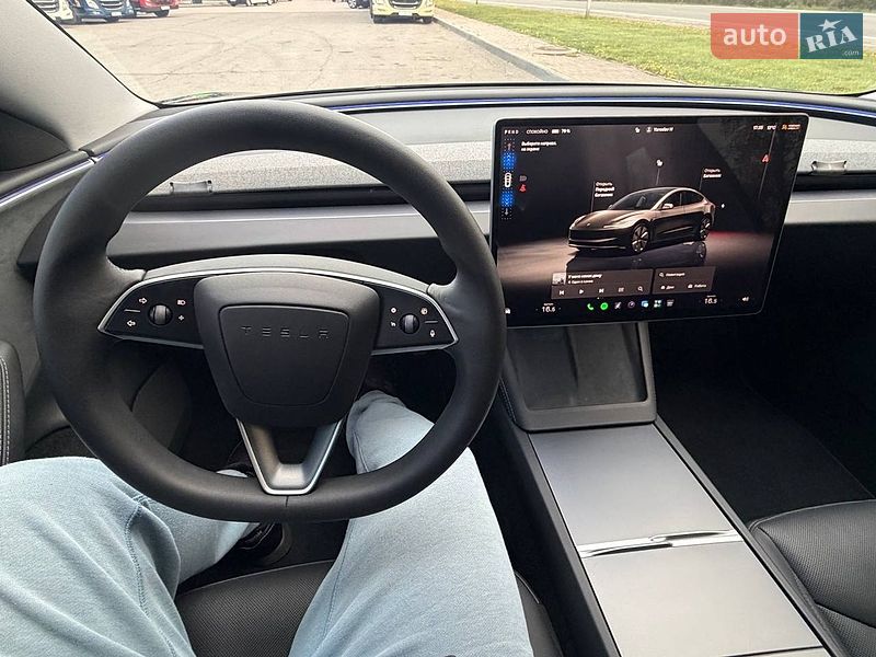 Седан Tesla Model 3 2024 в Ивано-Франковске