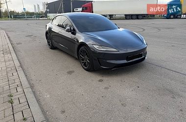 Седан Tesla Model 3 2024 в Ивано-Франковске