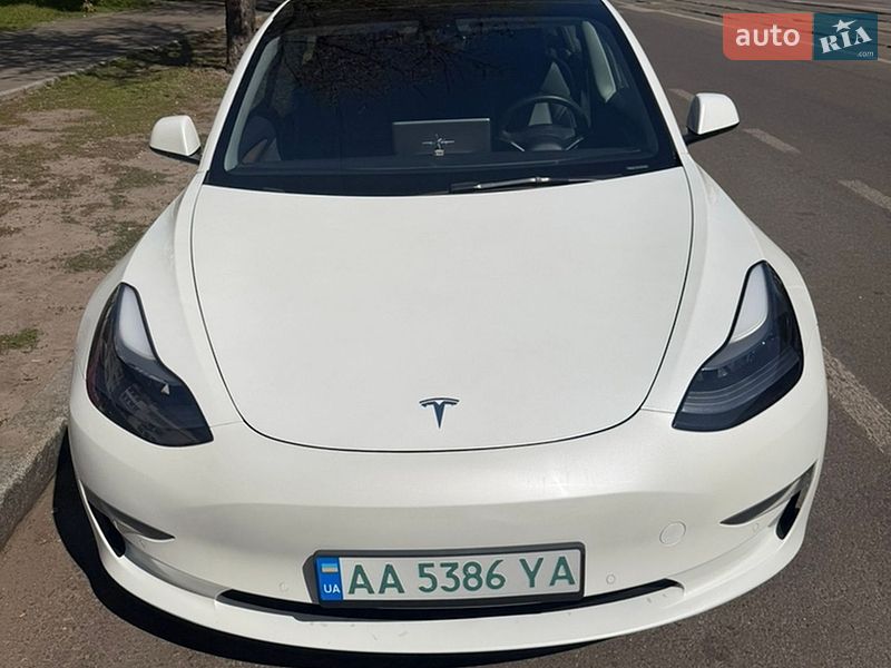 Tesla Model 3 2022