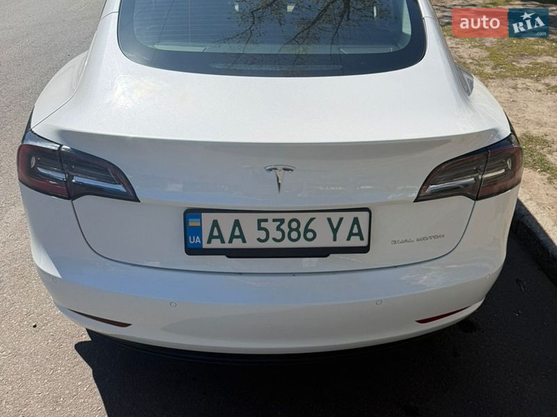 Седан Tesla Model 3 2022 в Києві