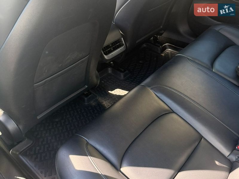 Седан Tesla Model 3 2022 в Киеве