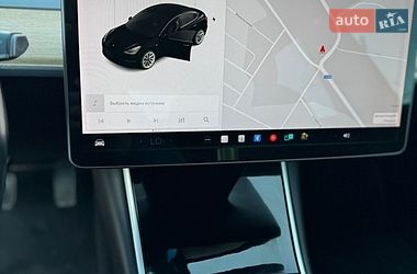 Седан Tesla Model 3 2018 в Киеве