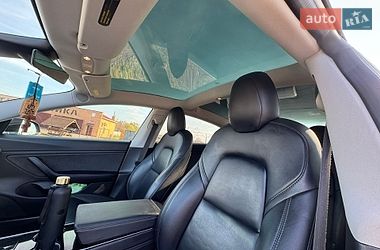 Седан Tesla Model 3 2018 в Киеве
