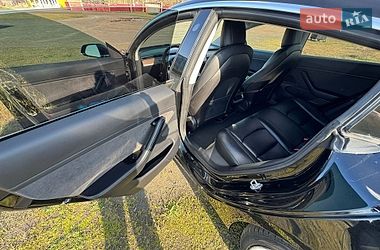 Седан Tesla Model 3 2018 в Киеве