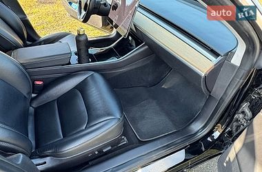 Седан Tesla Model 3 2018 в Киеве