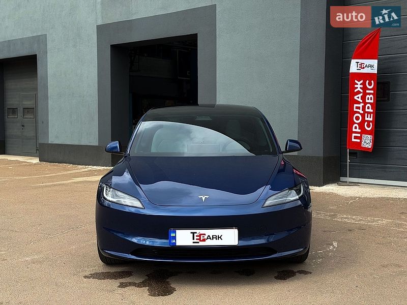 Седан Tesla Model 3 2025 в Києві