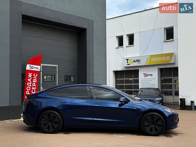 Седан Tesla Model 3 2025 в Києві