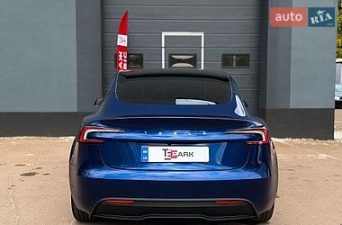 Седан Tesla Model 3 2025 в Києві