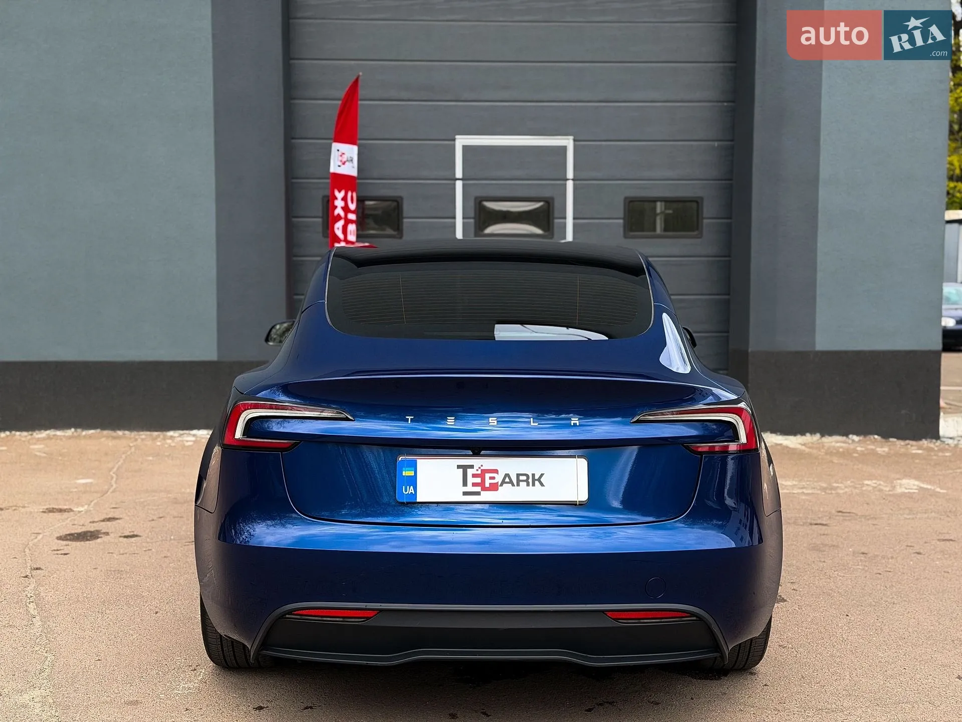 2025 Tesla Model 3 - мініатюра 9