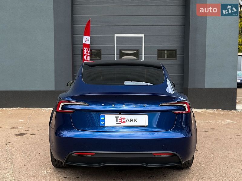 Седан Tesla Model 3 2025 в Києві