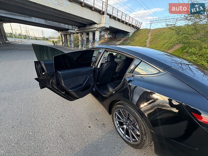 Седан Tesla Model 3 2020 в Одессе