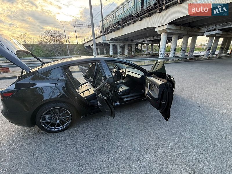 Седан Tesla Model 3 2020 в Одессе