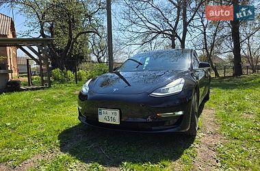 Седан Tesla Model 3 2018 в Бердичеве