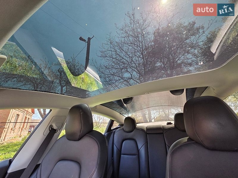 Седан Tesla Model 3 2018 в Бердичеве