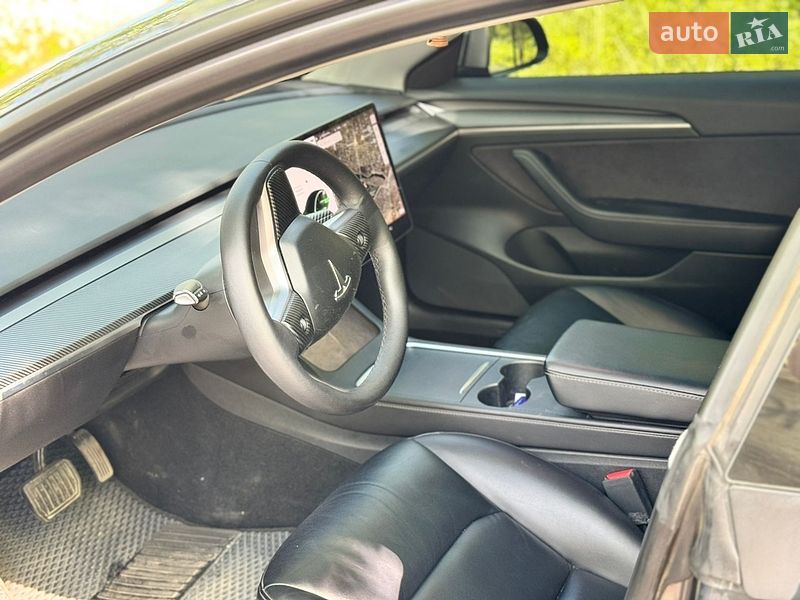 Седан Tesla Model 3 2021 в Виннице