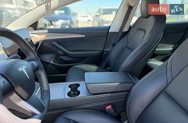 Седан Tesla Model 3 2023 в Львове